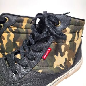 Levi's Mens Weston Black Camouflage Lace-Up Sneaker Shoes Size 10. Like New